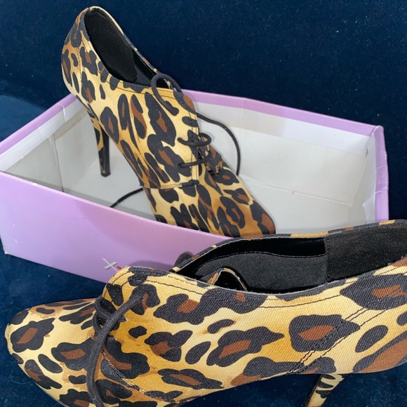 Leopard print heels - Picture 2 of 4